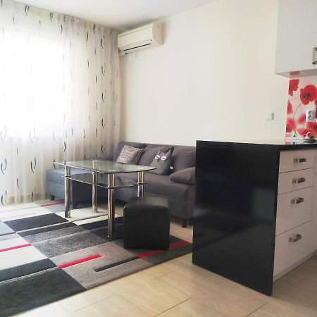 Modern Apartment In Бургас Екстериор снимка