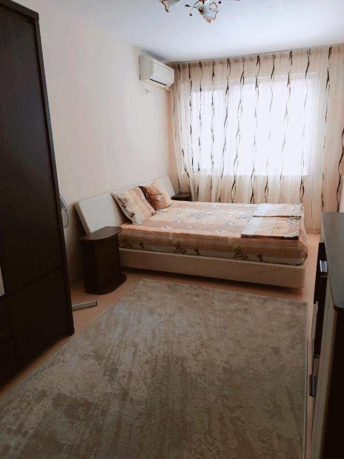 Modern Apartment In Бургас Екстериор снимка